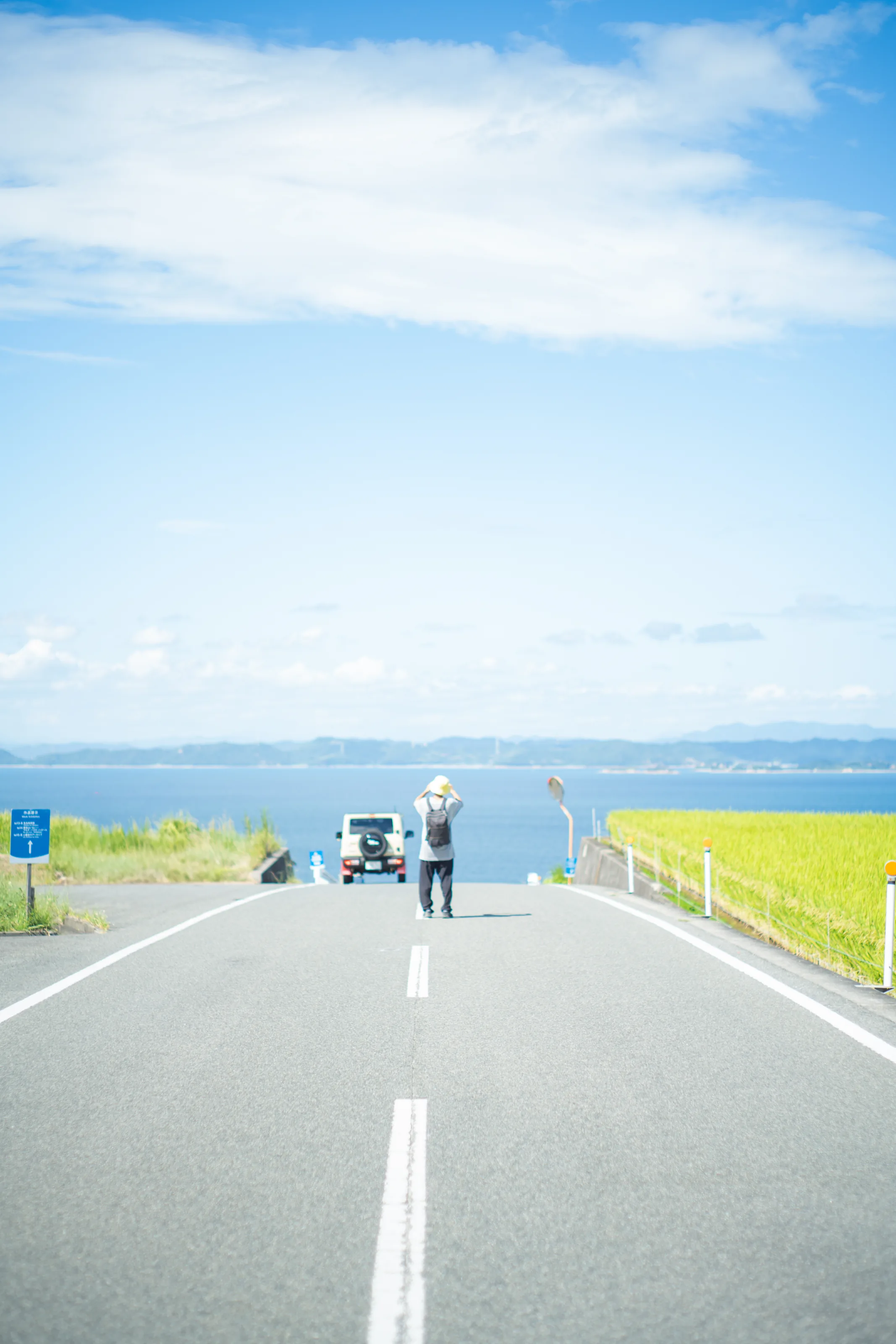 Blue Road - 海へ続く道